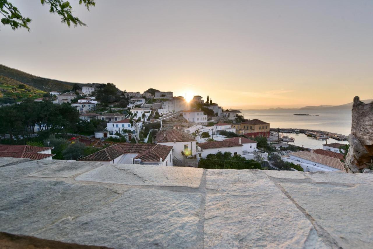 Villa Loukia هيدرا المظهر الخارجي الصورة